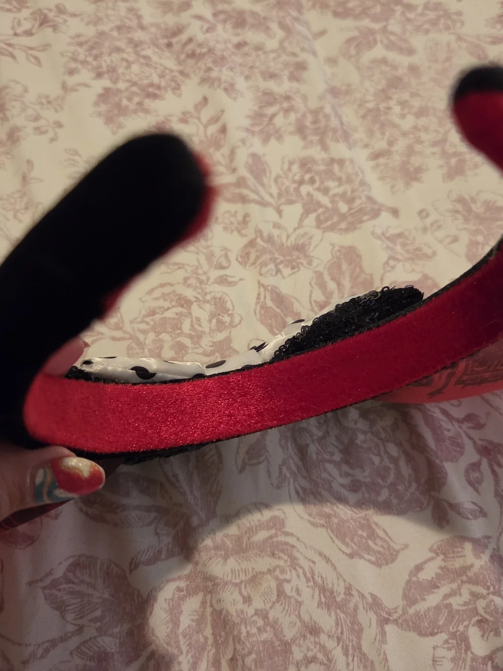 Disney Parks Minnie Mouse Ears From Epcot (Italy)